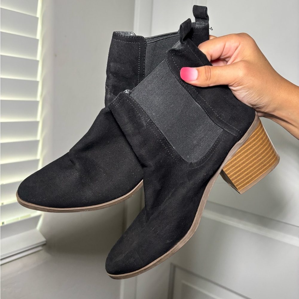 Forever 21 Black Ankle Booties with Tan Heel